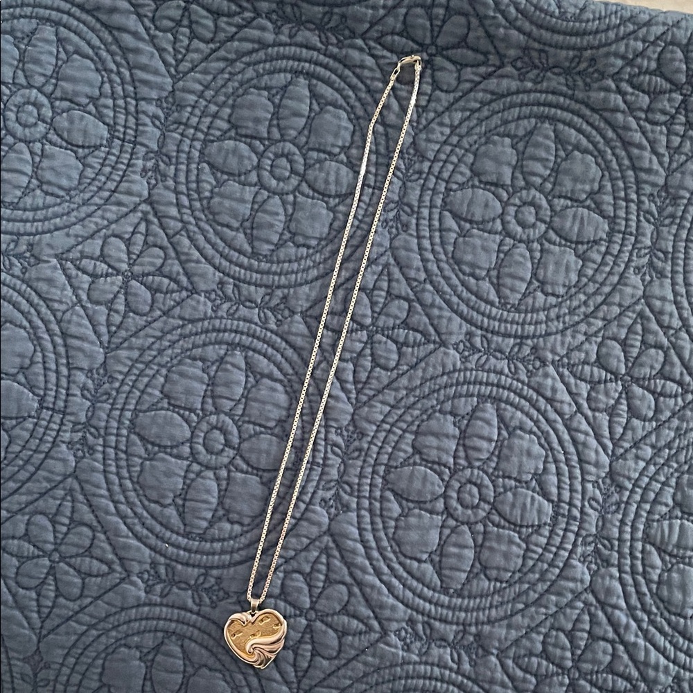 Chic Gold Heart Pendant Necklace